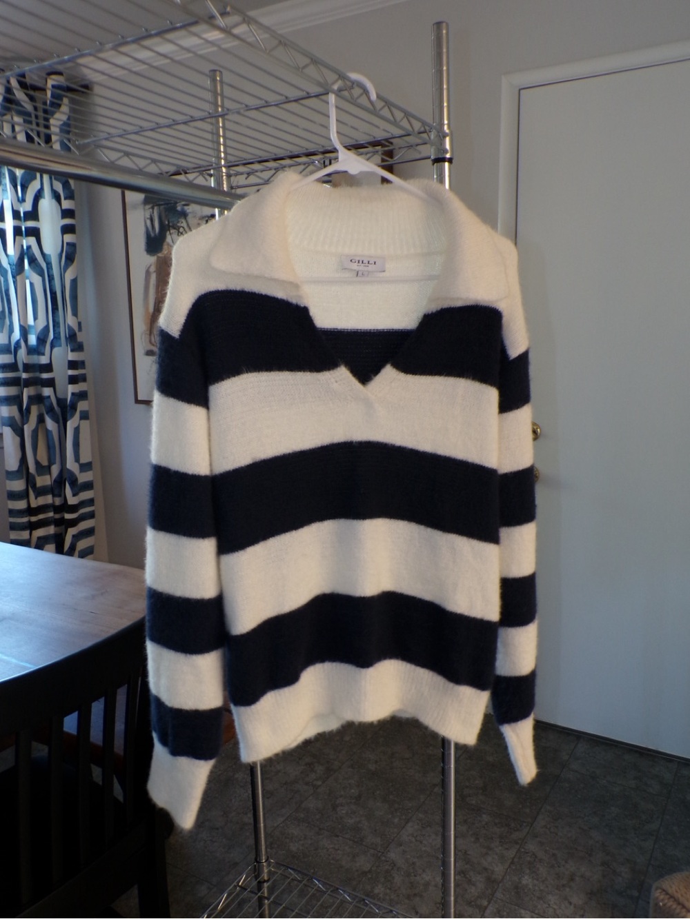 Gilli Navy and White V-Neck Striped Sweater